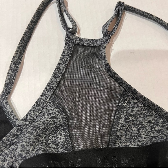 Victoria's Secret Ultimate Lightly Lined Low Impact Racerback Sports Bra Medium - Picture 3 of 5